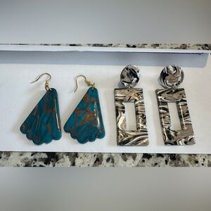 Lot 2 pair clay earrings